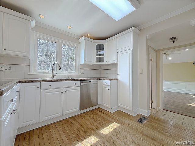 10151 Pineledge Drive South, Clarence, NY 14031