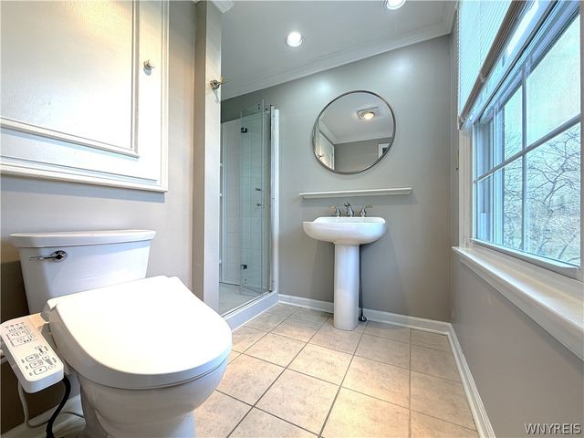 10151 Pineledge Drive South, Clarence, NY 14031