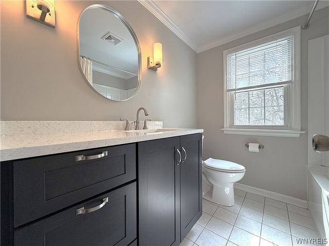 10151 Pineledge Drive South, Clarence, NY 14031