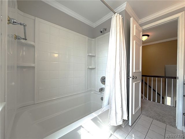 10151 Pineledge Drive South, Clarence, NY 14031