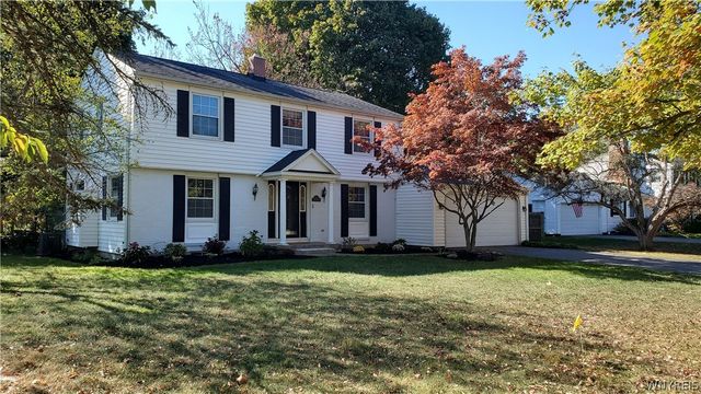 10151 Pineledge Drive South, Clarence, NY 14031