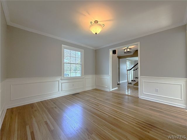 10151 Pineledge Drive South, Clarence, NY 14031