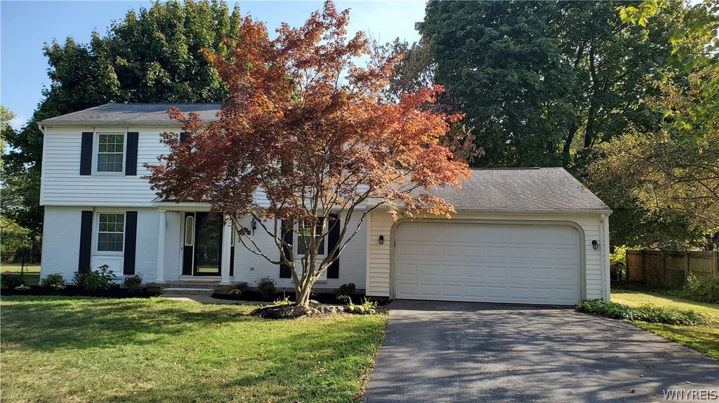 10151 Pineledge Drive South, Clarence, NY 14031