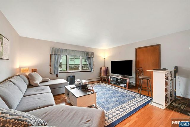 347 Chestnut Avenue, South Hackensack, NJ 07606