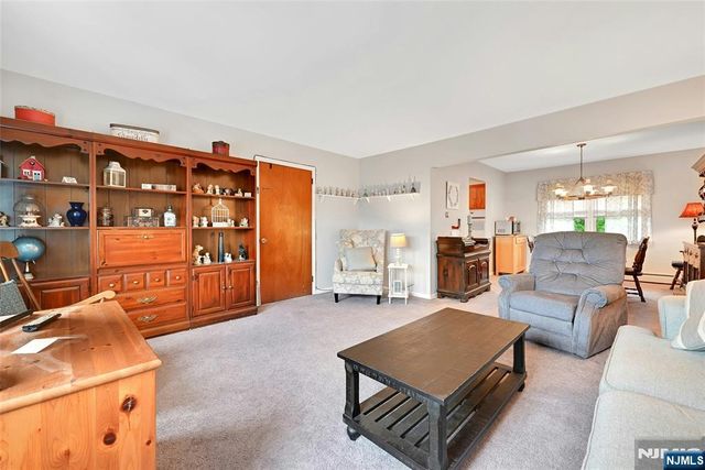 347 Chestnut Avenue, South Hackensack, NJ 07606