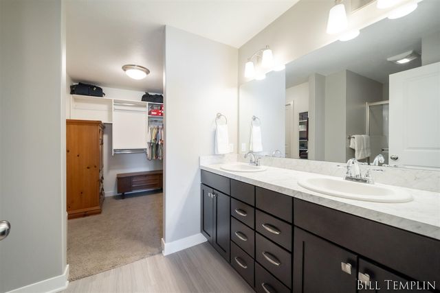 6553 Potters Wheel Drive, Caledonia, MI 49316