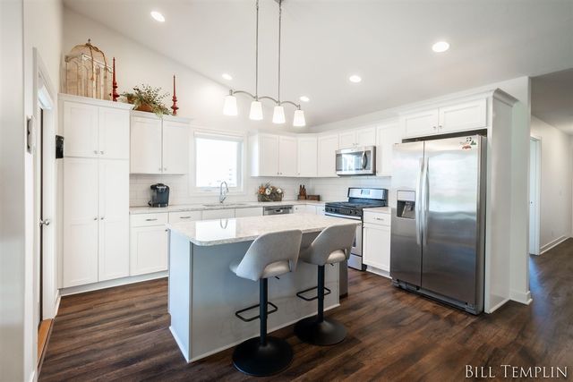 6553 Potters Wheel Drive, Caledonia, MI 49316