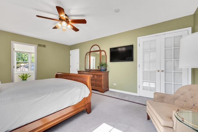 1378 Colonial Square, Wheaton, IL 60189