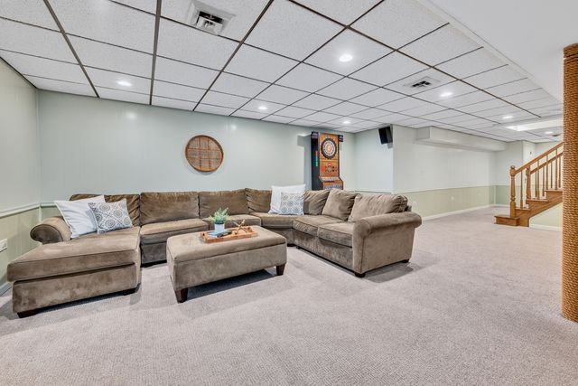 1378 Colonial Square, Wheaton, IL 60189