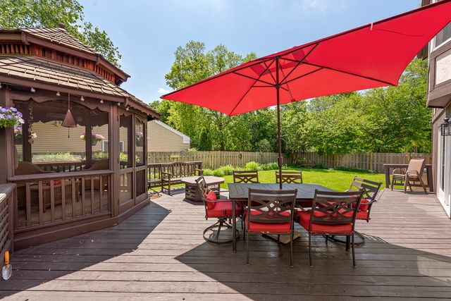 1378 Colonial Square, Wheaton, IL 60189