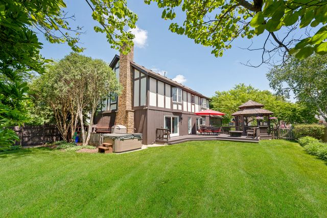 1378 Colonial Square, Wheaton, IL 60189