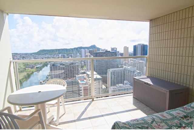 445 Seaside Avenue 3909, Honolulu, HI 96814