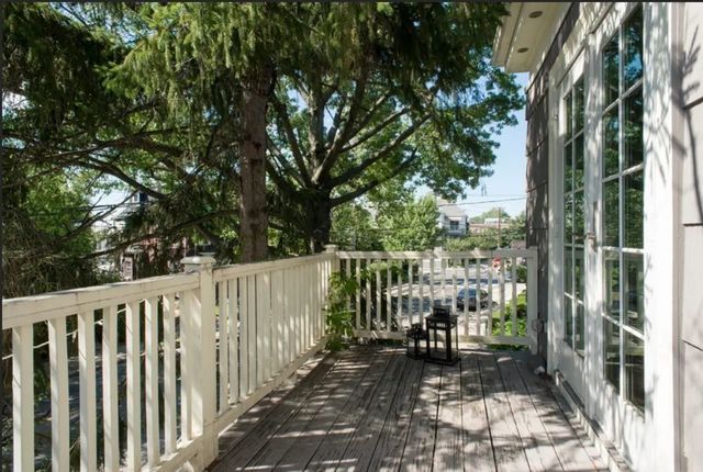 76 Walden St 2, Cambridge, MA 02140