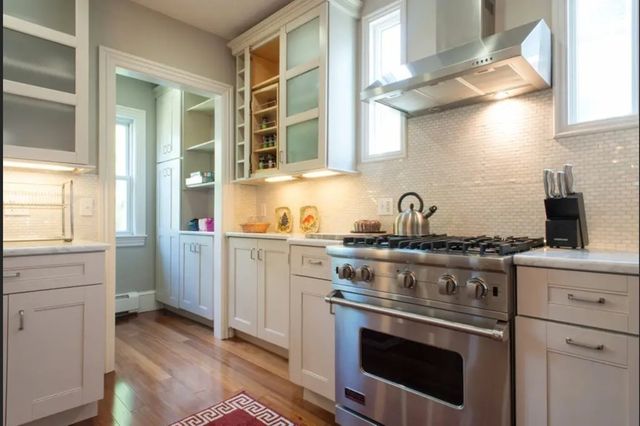 76 Walden St 2, Cambridge, MA 02140