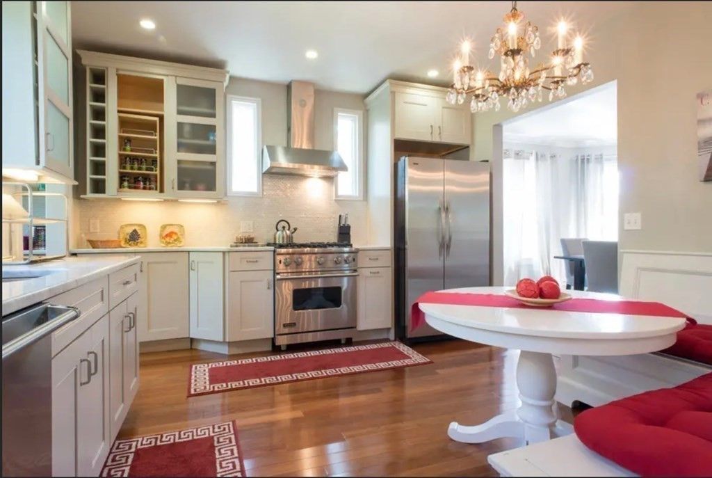 76 Walden St 2, Cambridge, MA 02140