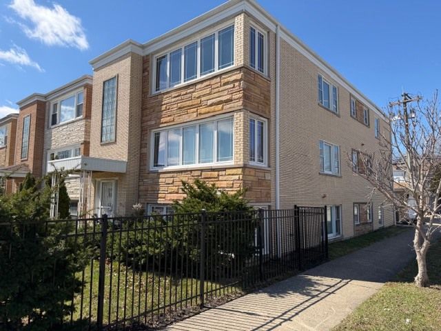 5556 N Central Avenue 3, Chicago, IL 60630