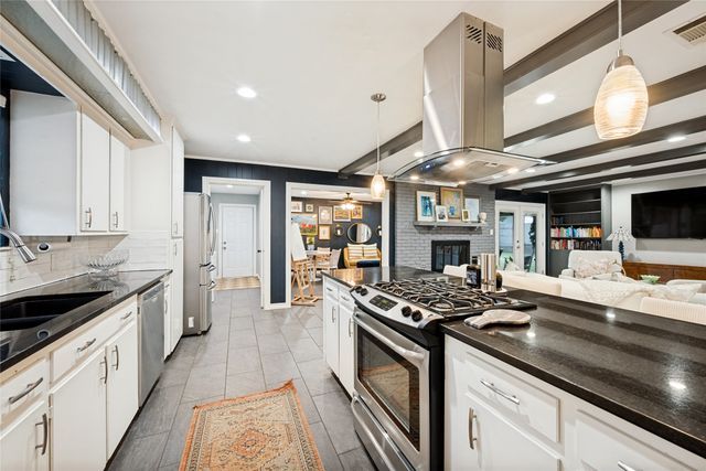 5024 Fall River Drive, Fort Worth, TX 76103