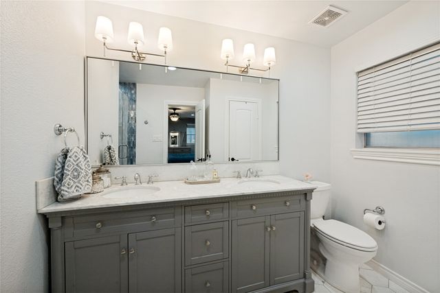 5024 Fall River Drive, Fort Worth, TX 76103