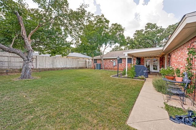 5024 Fall River Drive, Fort Worth, TX 76103