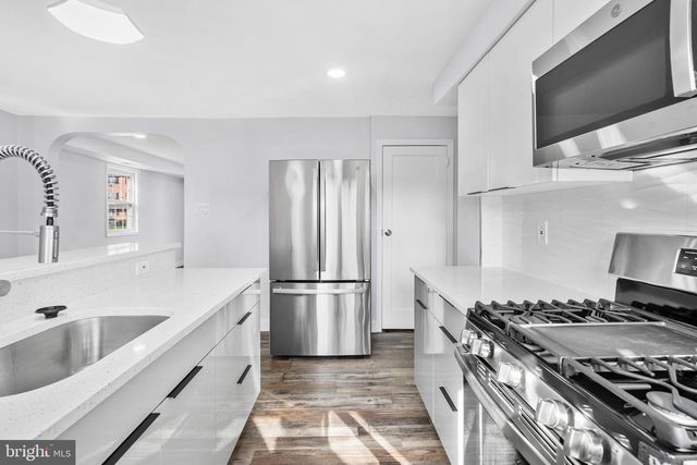 218 E COUNTY LINE RD, Hatboro, PA 19040