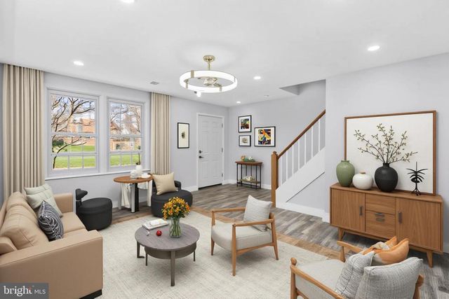 218 E COUNTY LINE RD, Hatboro, PA 19040