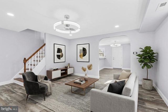 218 E COUNTY LINE RD, Hatboro, PA 19040