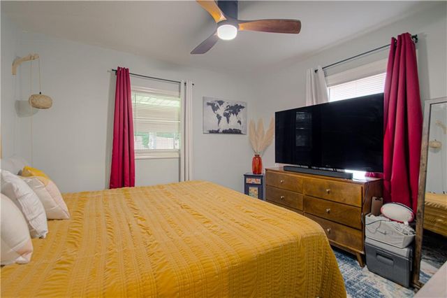 346 Kensington Avenue, Kansas City, MO 64124