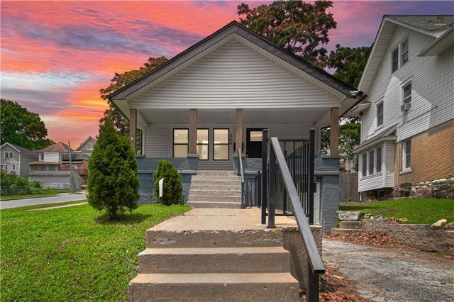 346 Kensington Avenue, Kansas City, MO 64124