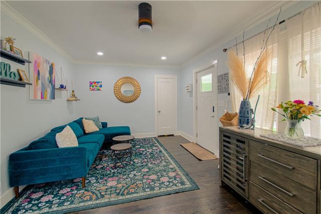 346 Kensington Avenue, Kansas City, MO 64124