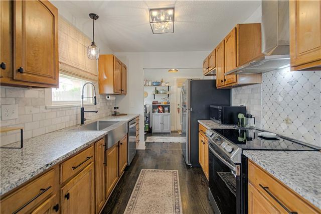 346 Kensington Avenue, Kansas City, MO 64124