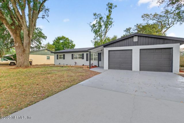 8219 NEWPORT Road, Jacksonville, FL 32244