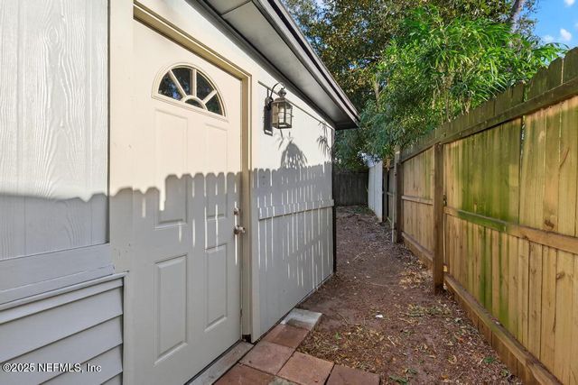 8219 NEWPORT Road, Jacksonville, FL 32244