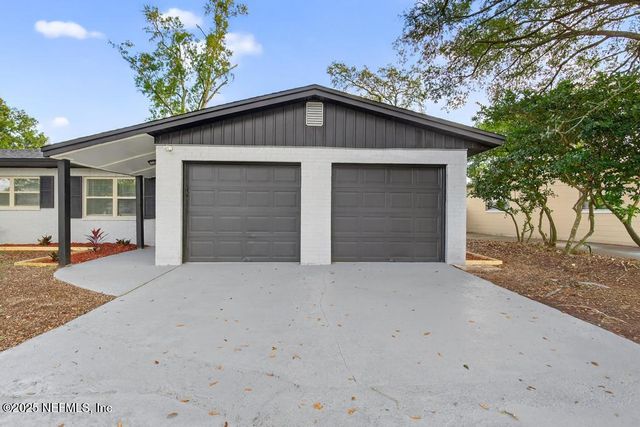 8219 NEWPORT Road, Jacksonville, FL 32244