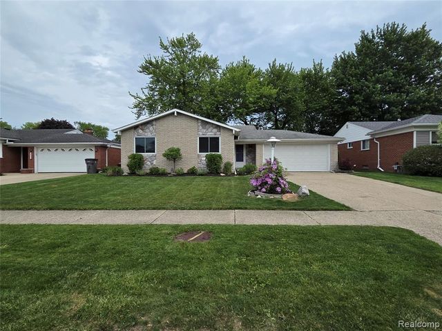 35252 Simon Drive, Clinton Township, MI 48035