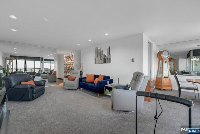 5 Horizon Road 2909, Fort Lee, NJ 07024