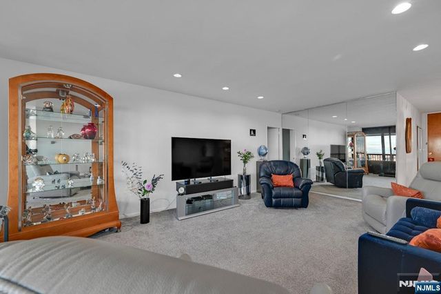 5 Horizon Road 2909, Fort Lee, NJ 07024