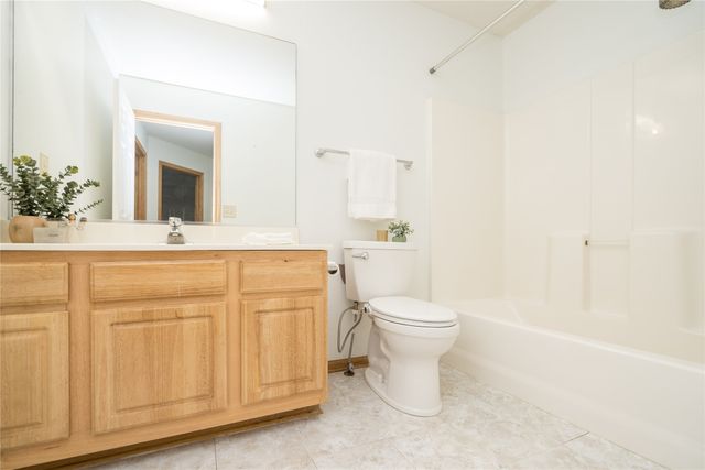 5221 Village Run Avenue 1503, Des Moines, IA 50317