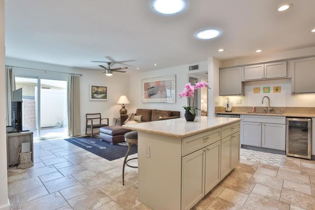 1421 Sunflower Circle N, Palm Springs, CA 92262