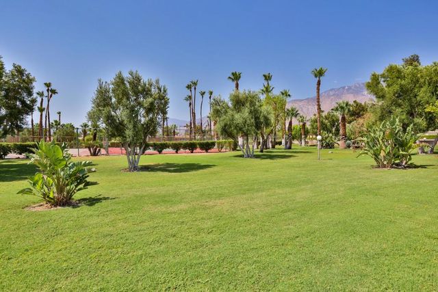1421 Sunflower Circle N, Palm Springs, CA 92262