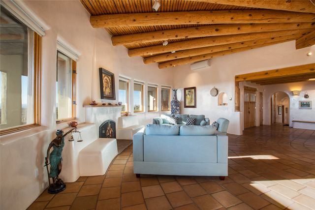 1301 Hummingbird Court, Santa Fe, NM 87501