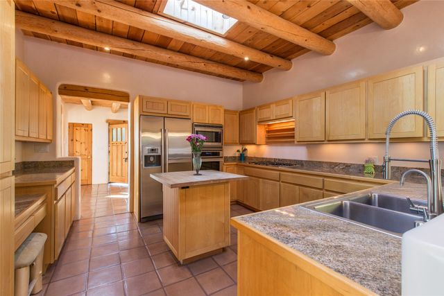 1301 Hummingbird Court, Santa Fe, NM 87501