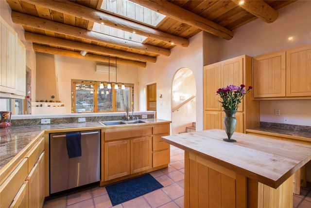 1301 Hummingbird Court, Santa Fe, NM 87501