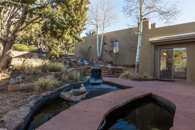 1301 Hummingbird Court, Santa Fe, NM 87501