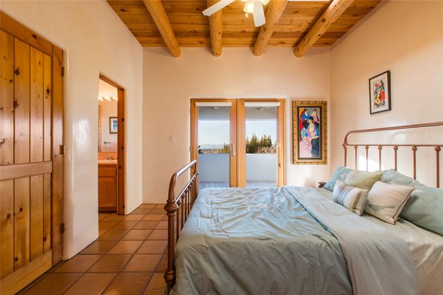 1301 Hummingbird Court, Santa Fe, NM 87501