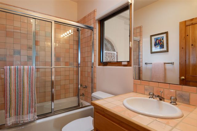 1301 Hummingbird Court, Santa Fe, NM 87501