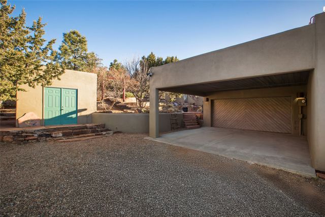 1301 Hummingbird Court, Santa Fe, NM 87501