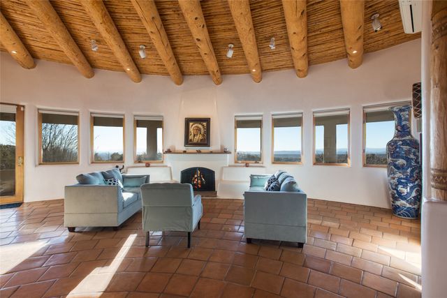 1301 Hummingbird Court, Santa Fe, NM 87501