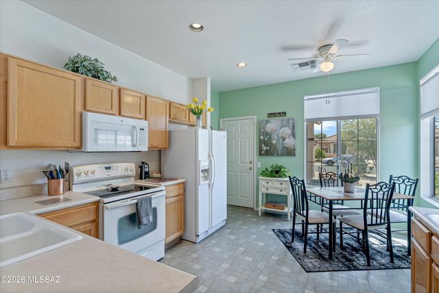 8048 W Cottonwood Wash Way, Tucson, AZ 85743