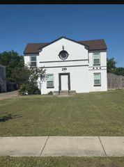 219 SE 13th 4, Grand Prairie, TX 75051