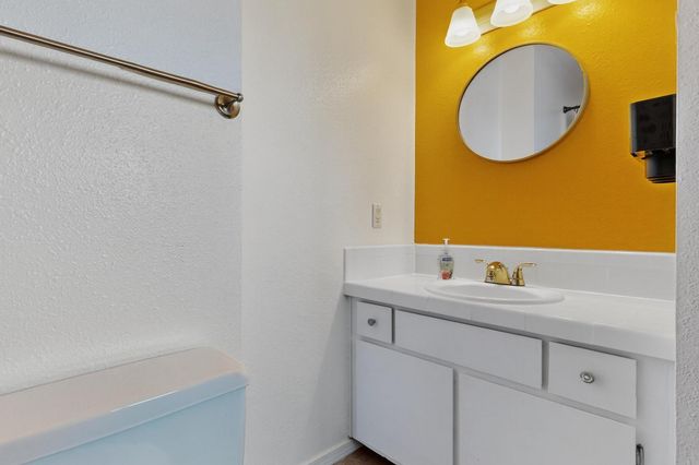 11900 LOMBARD Lane NE, Albuquerque, NM 87123